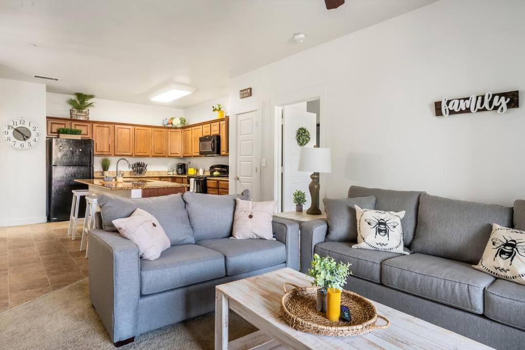 Bee Chic In Sojo W/Hot Tub+Gym+Local Ski Slopes 사우스요르단 외부 사진